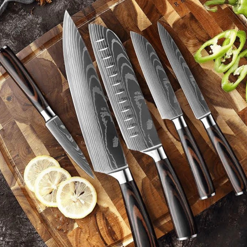 Forger’s Amaranthus
Custom Hand-Forged
Damascus 5-Piece
Kitchen Knives Set &
Wood